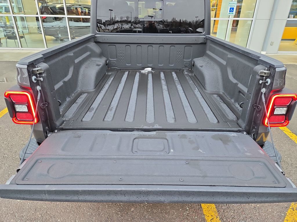 Used 2024 Jeep Gladiator Mojave w/ Convenience Group image 27