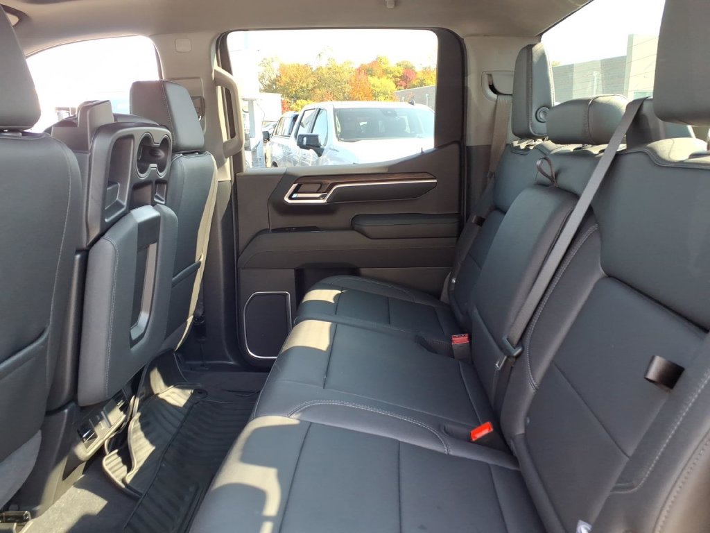 Certified 2026 GMC Sierra 1500 SLT AWD/4WD image 13