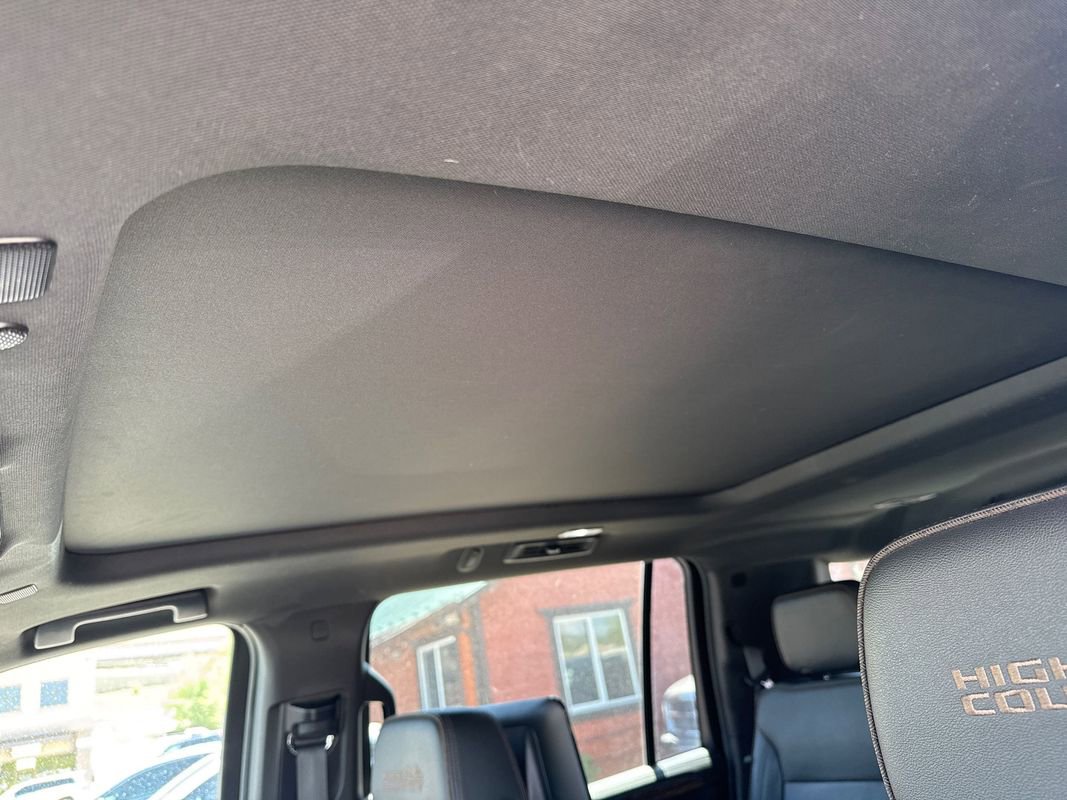 Used 2021 Chevrolet Suburban High Country image 11