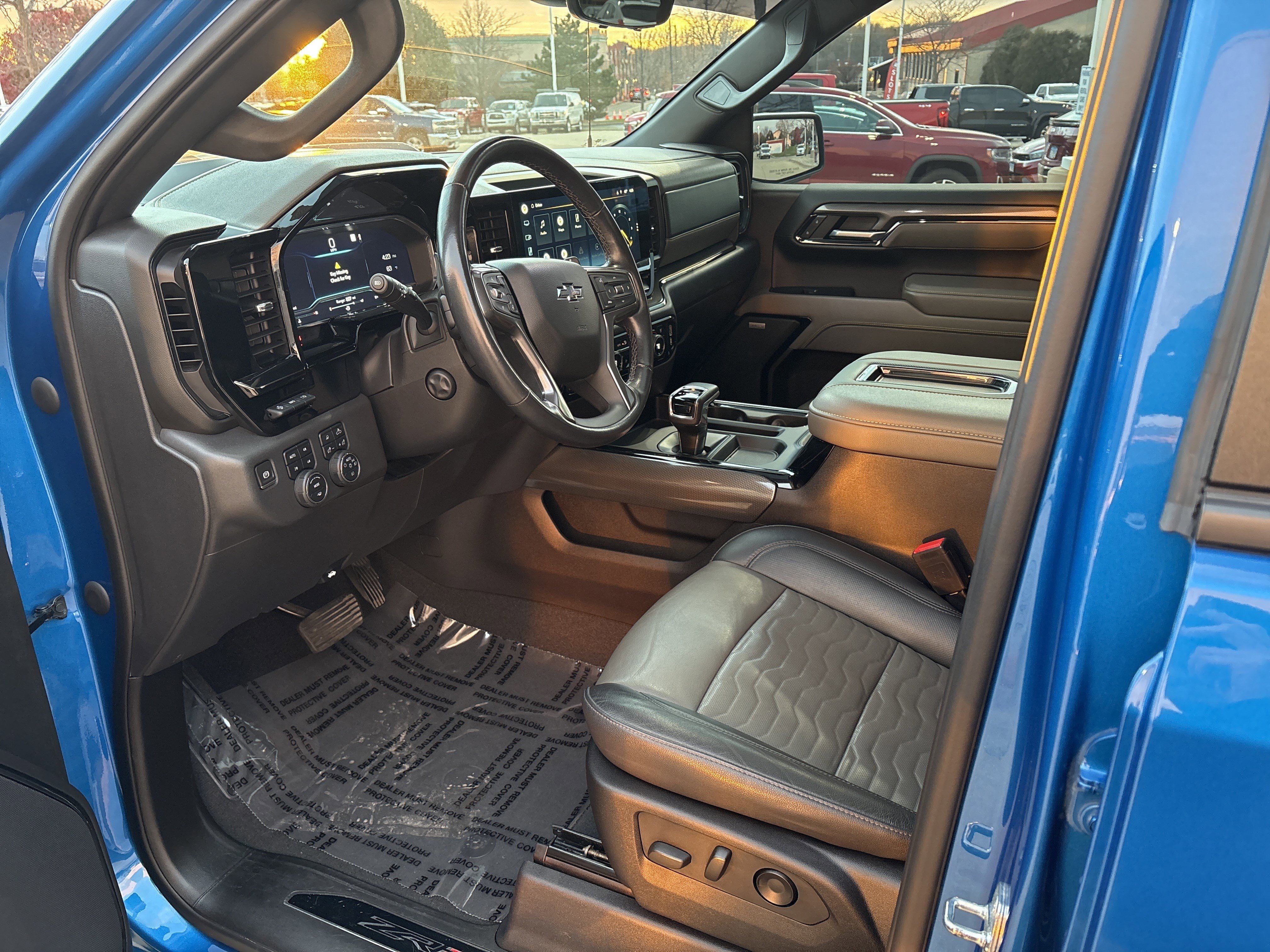 Used 2022 Chevrolet Silverado 1500 ZR2 w/ Technology Package image 11