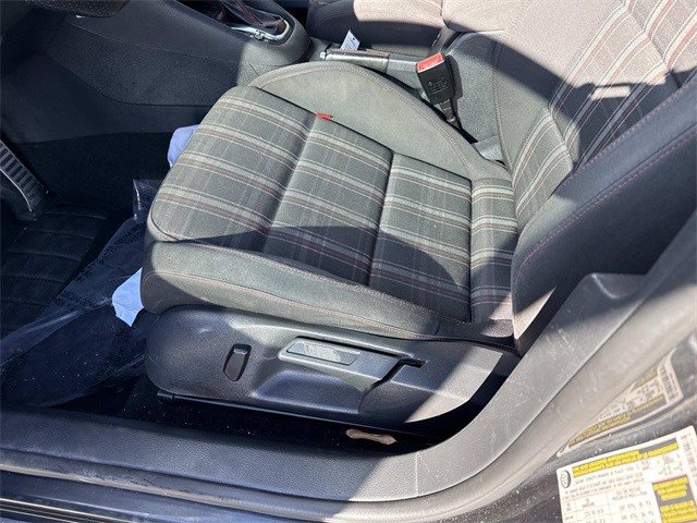 Used 2014 Volkswagen GTI Wolfsburg Edition image 15