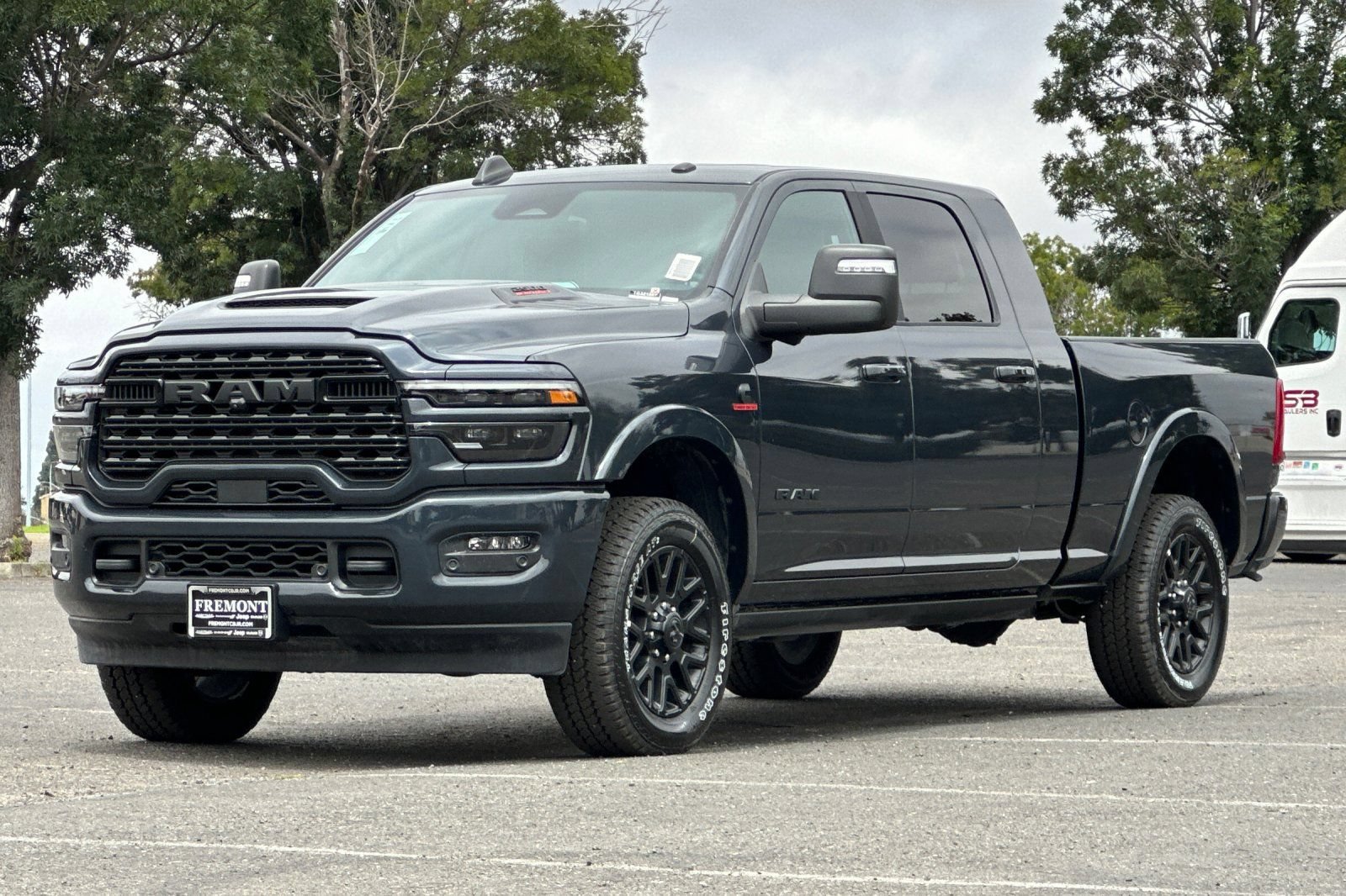 New 2026 RAM 2500 Limited AWD/4WD image 7