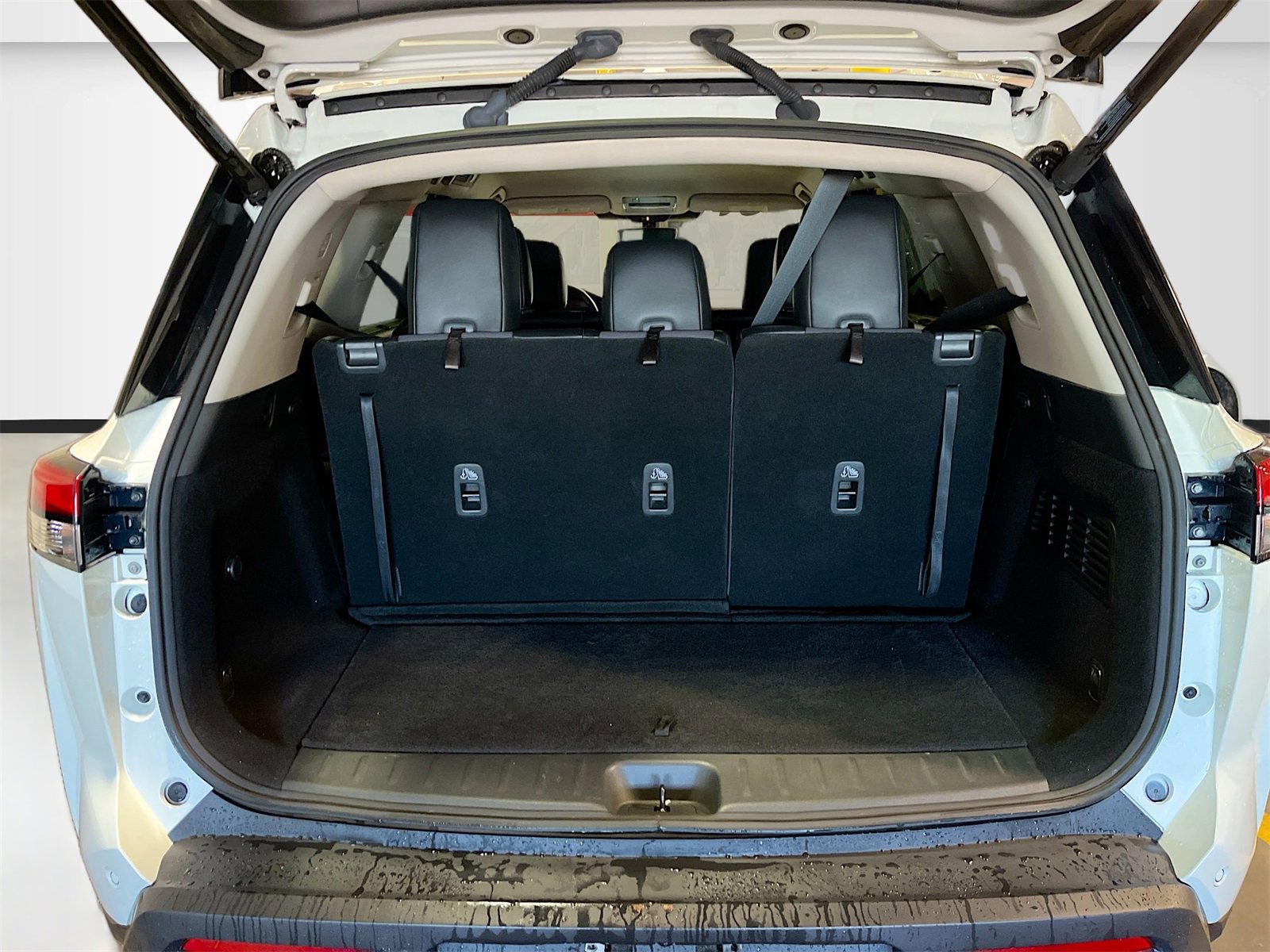 Used 2023 Nissan Pathfinder SL image 27