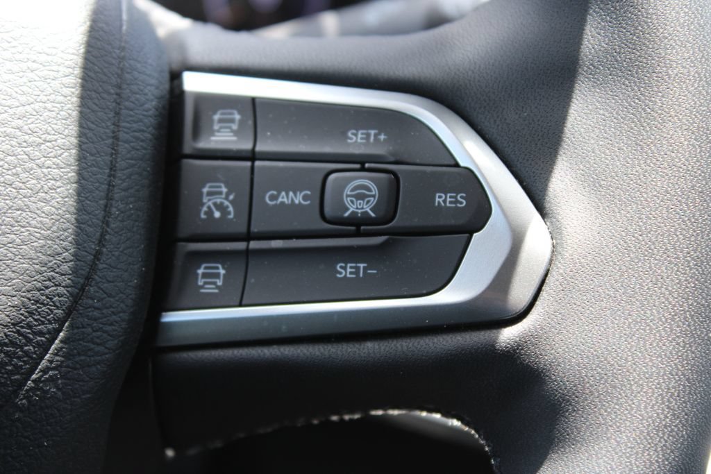 Used 2023 Jeep Compass Limited w/ Elite Group AWD/4WD image 27