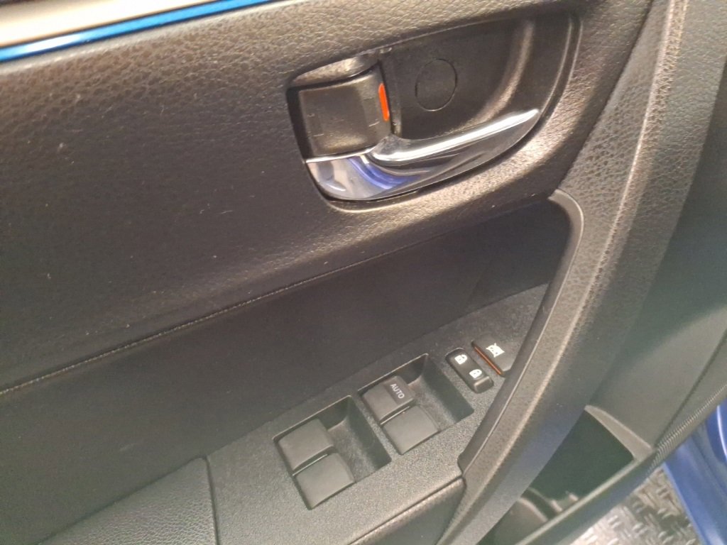 Used 2016 Toyota Corolla S image 15