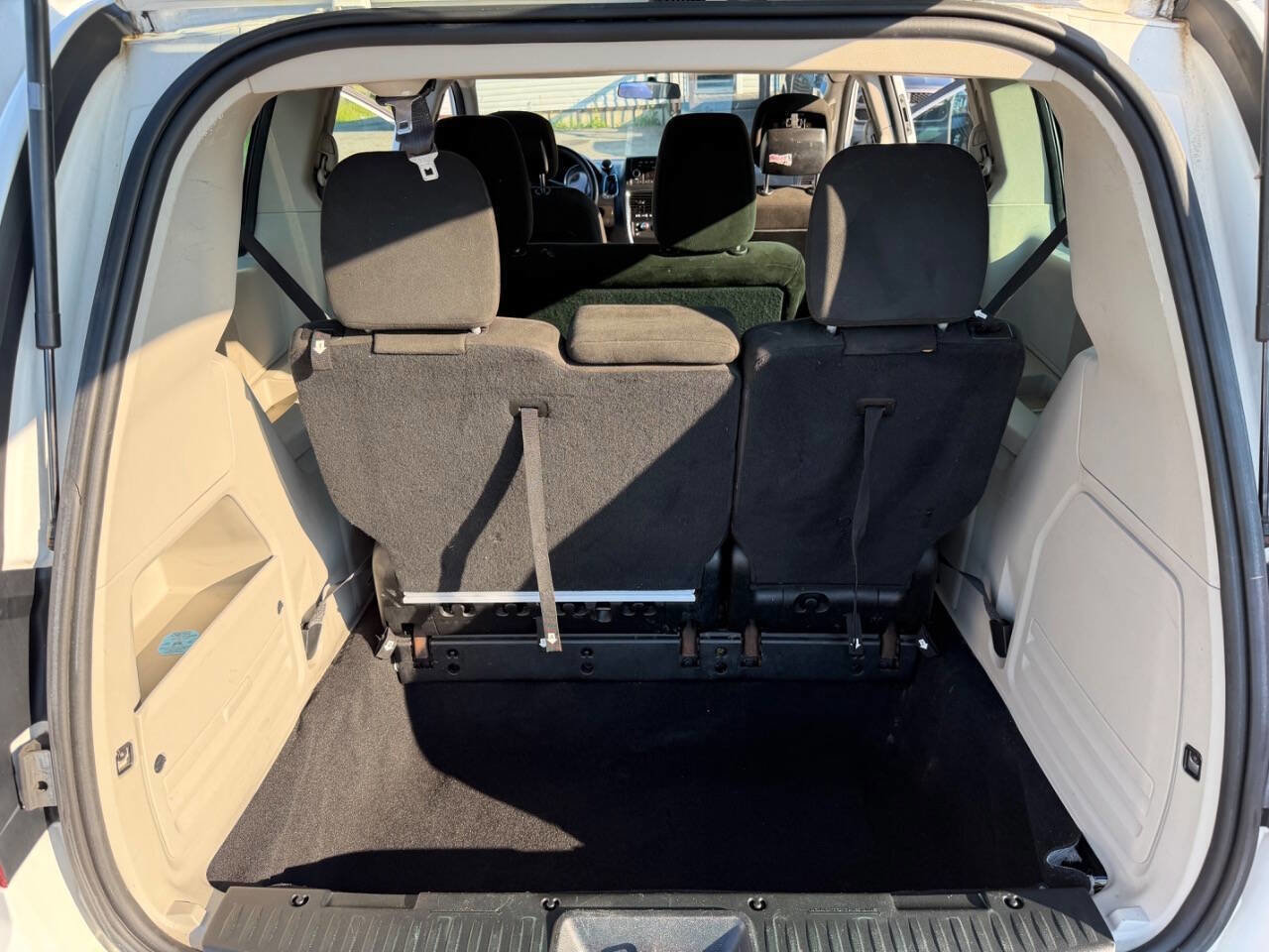 Used 2015 Dodge Grand Caravan American Value Package image 28