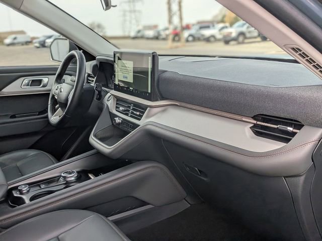Used 2025 Ford Explorer Active w/ Active Comfort Package image 39