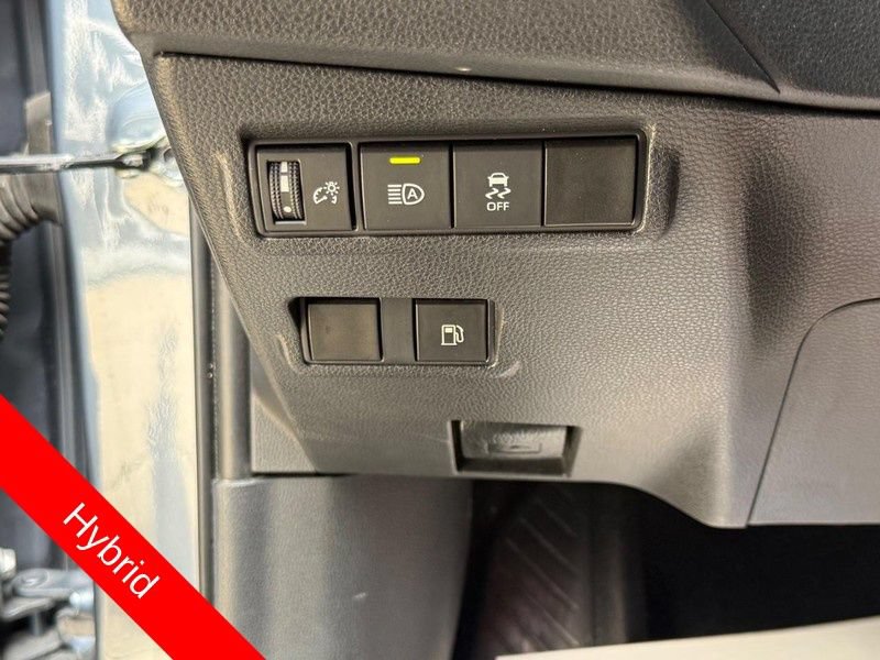 Used 2024 Toyota Corolla Cross AWD Hybrid image 21