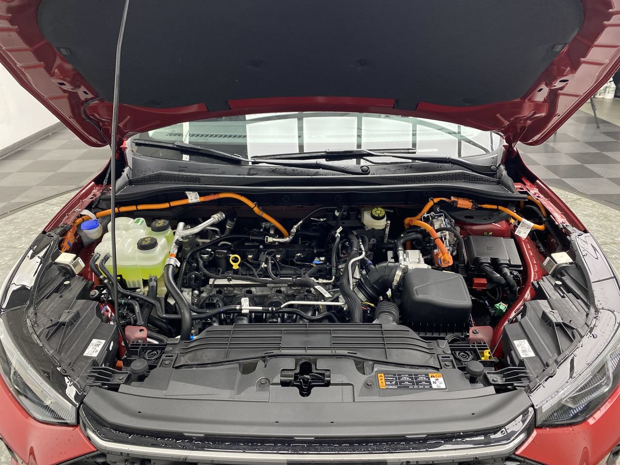 New 2024 Ford Escape SE w/ PHEV Premium Package FWD image 28