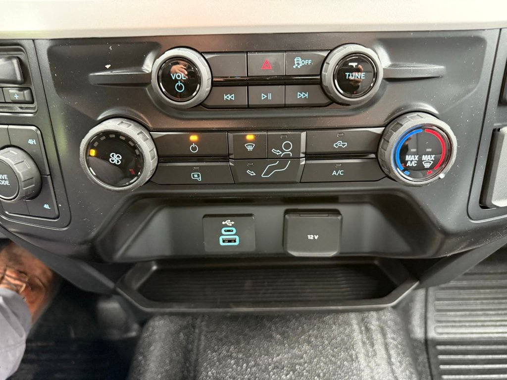 New 2025 Ford F350 XL AWD/4WD image 37