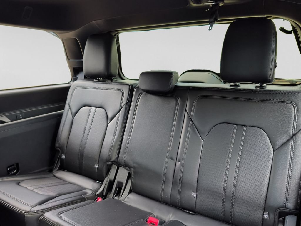 Used 2019 Ford Expedition Limited w/ Equipment Group 301A AWD/4WD image 33