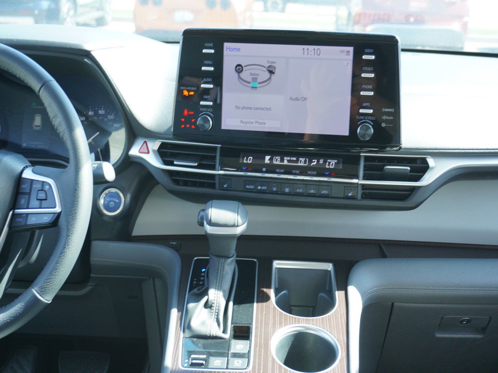 Used 2023 Toyota Sienna XLE image 18