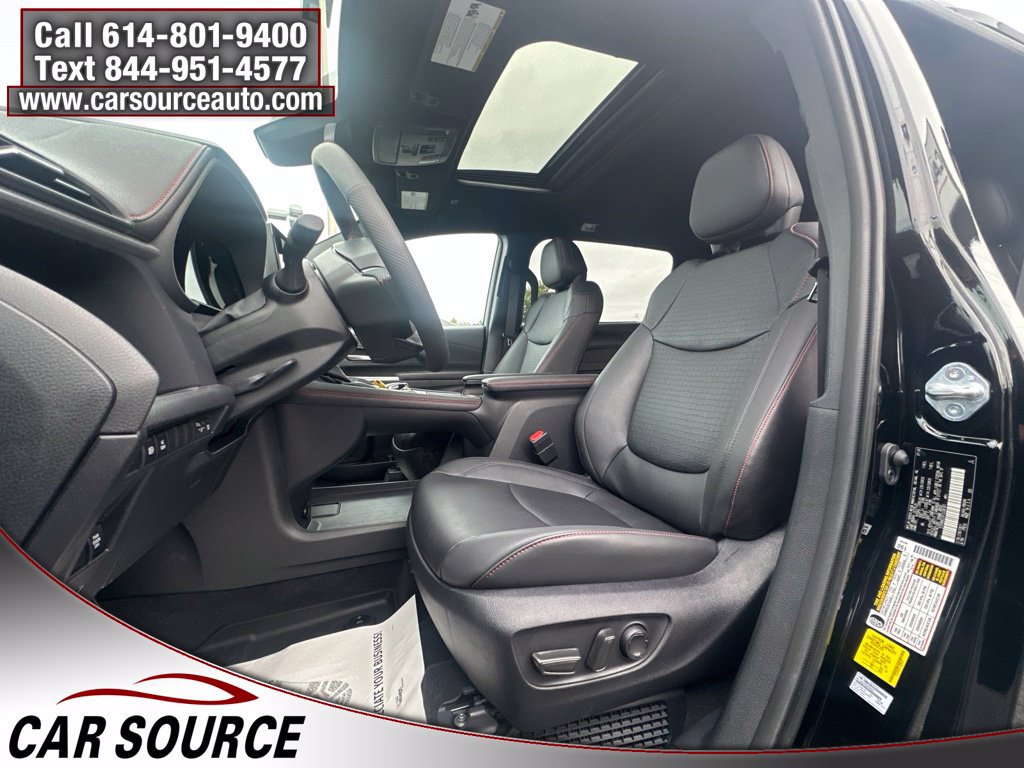 Used 2026 Toyota Sienna XSE FWD image 10
