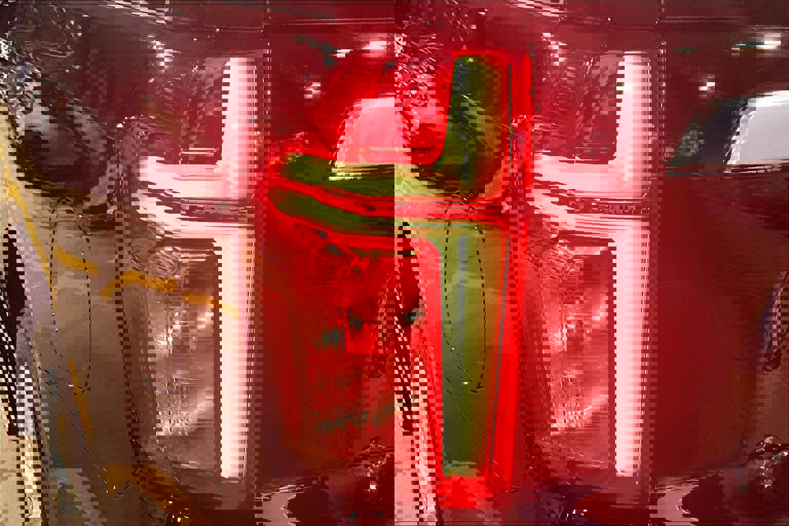 Used 2024 Chevrolet Tahoe High Country AWD/4WD image 28