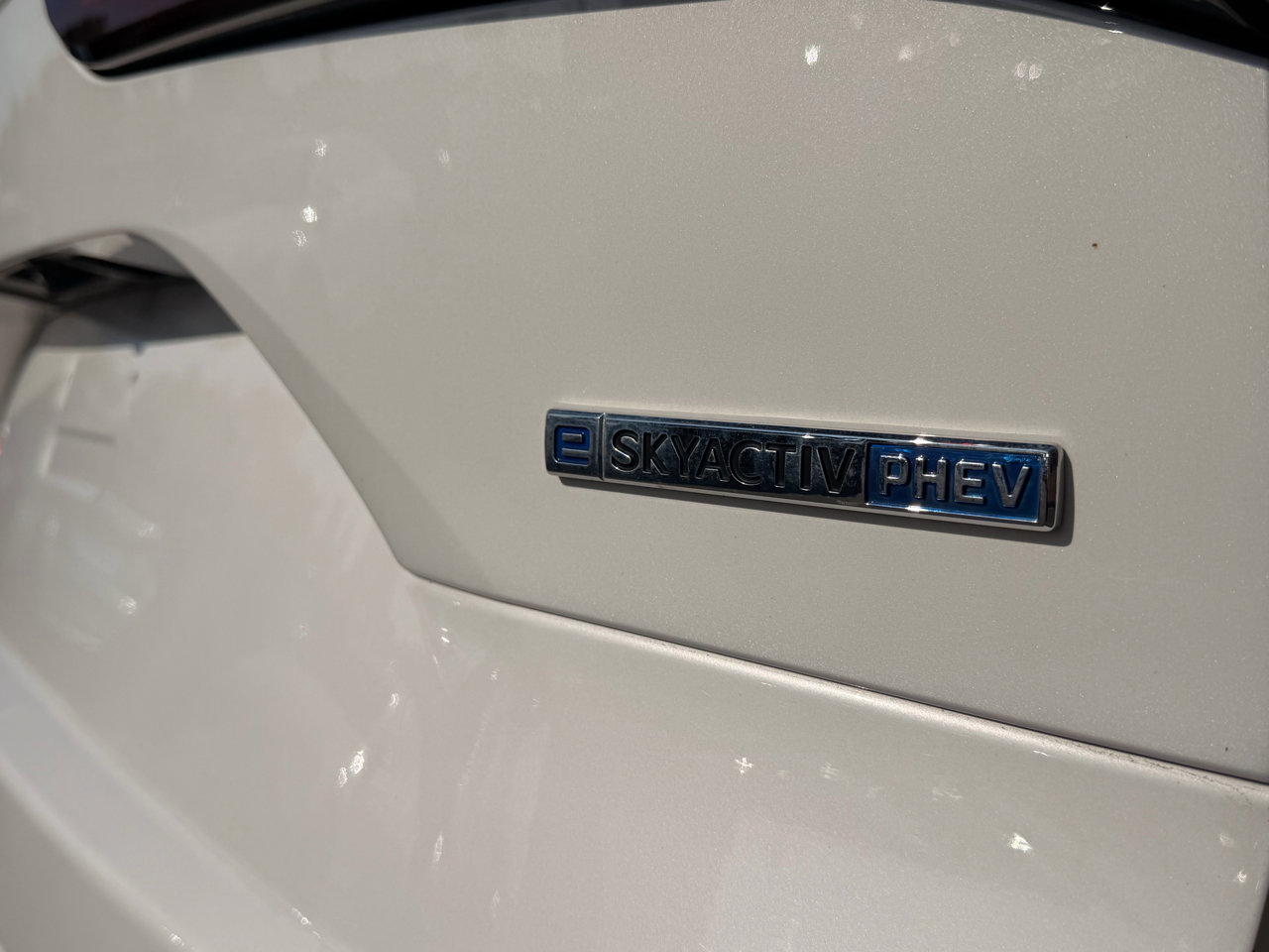 Used 2024 MAZDA CX-90 Plug-In Hybrid w/ Preferred image 10
