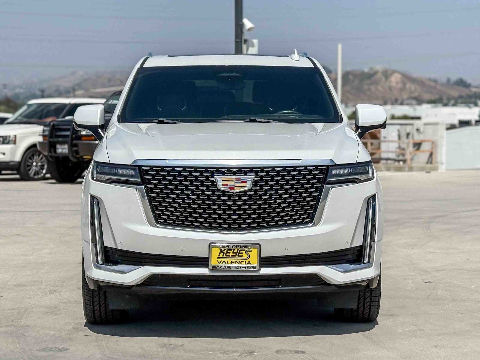 Used 2022 Cadillac Escalade ESV Premium Luxury AWD/4WD image 6