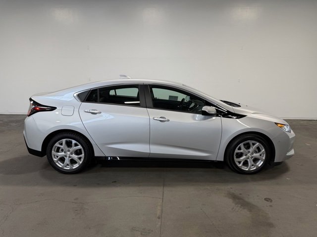 Used 2018 Chevrolet Volt Premier w/ Driver Confidence Package image 2