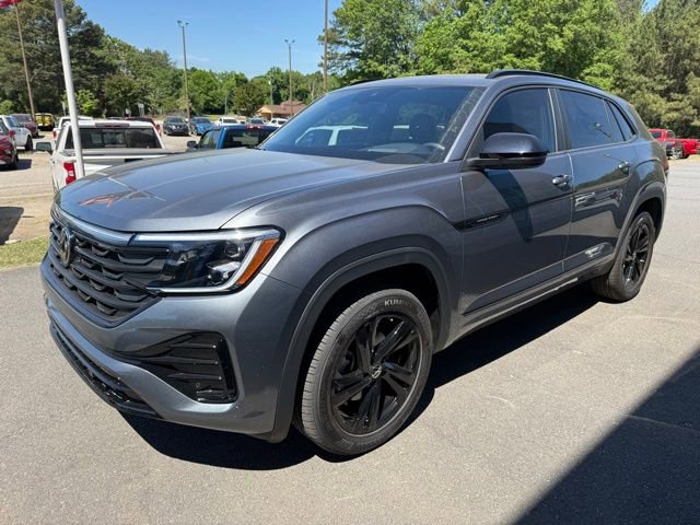 Used 2025 Volkswagen Atlas Cross Sport SEL R-Line AWD/4WD image 2