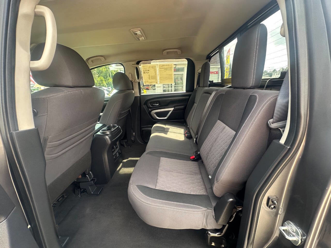 Used 2021 Nissan Titan SV w/ SV Convenience Package image 18