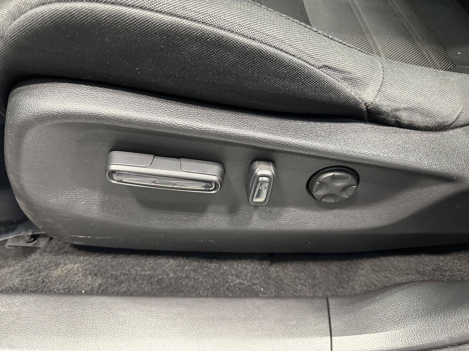 Used 2018 Honda CR-V EX image 17