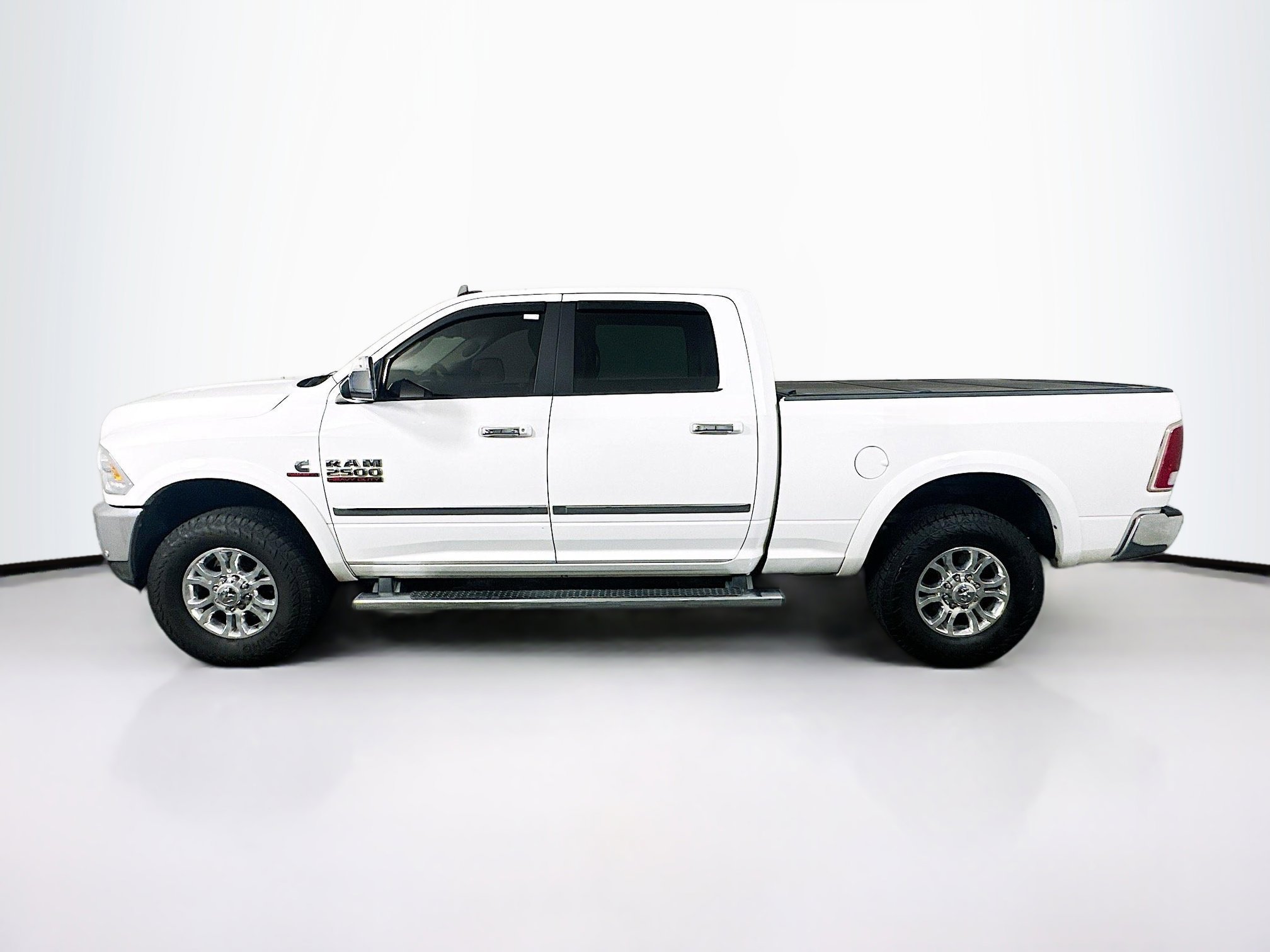 Used 2017 RAM 2500 Laramie AWD/4WD image 4