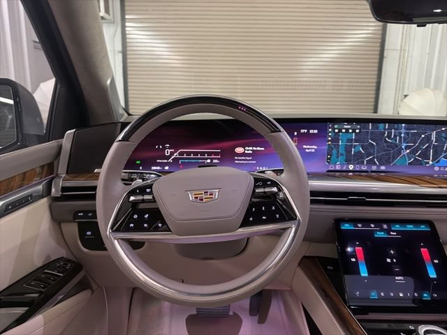 Certified 2025 Cadillac Escalade Premium Luxury Platinum w/ LPO, Radiant Package RWD image 48