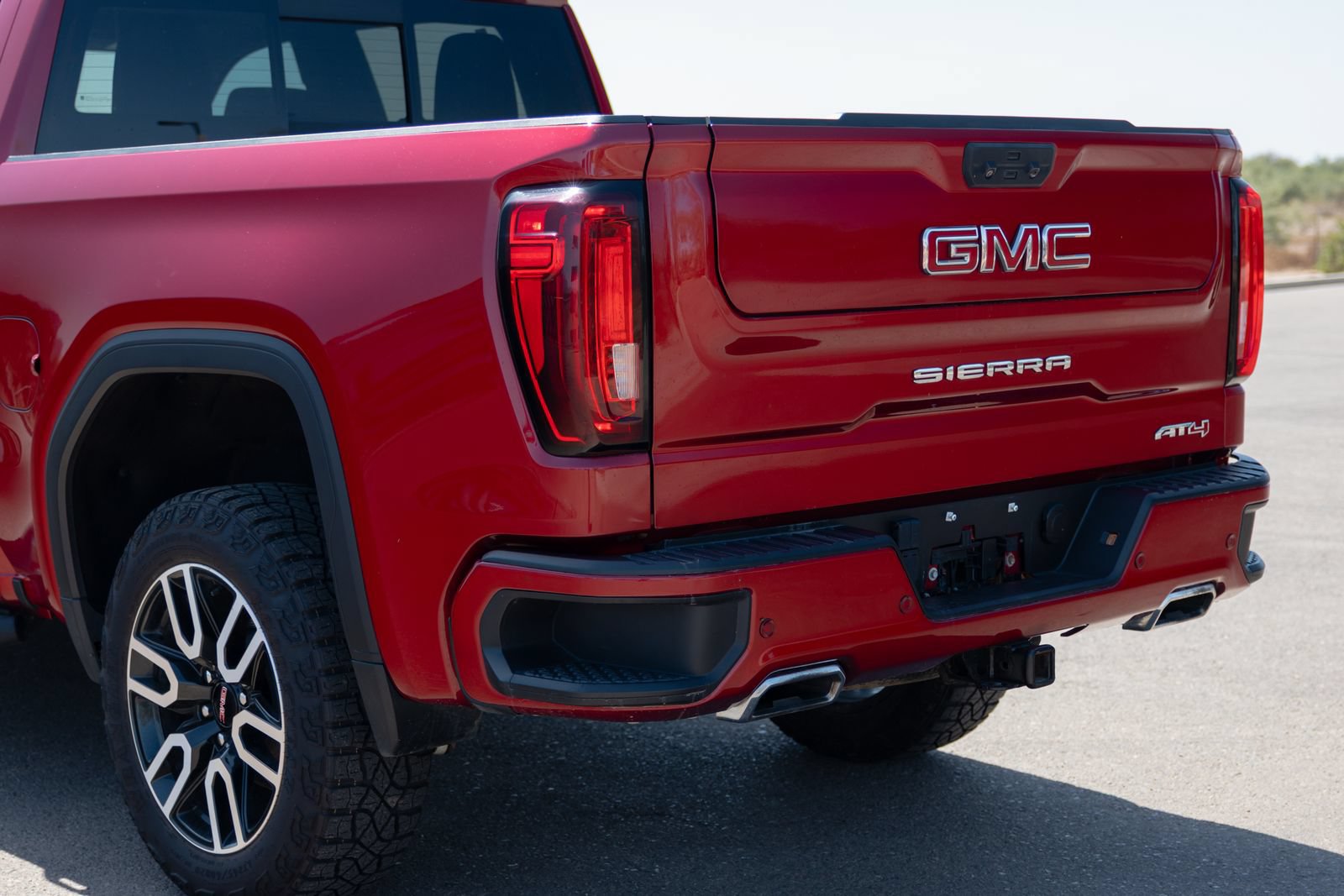 Used 2023 GMC Sierra 1500 AT4 w/ AT4 Preferred Package AWD/4WD image 11