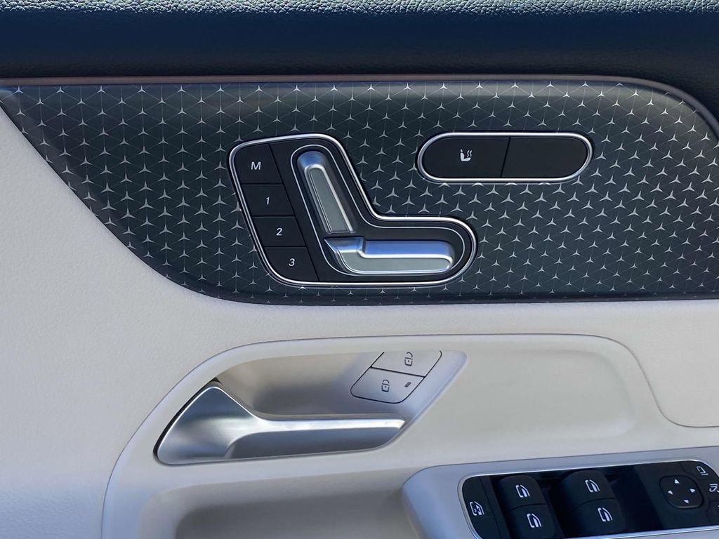 Certified 2025 Mercedes-Benz GLB 250 image 16