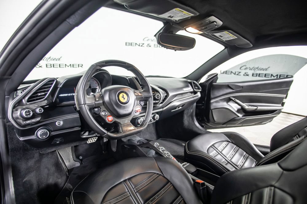 Used 2017 Ferrari 488 GTB RWD image 34