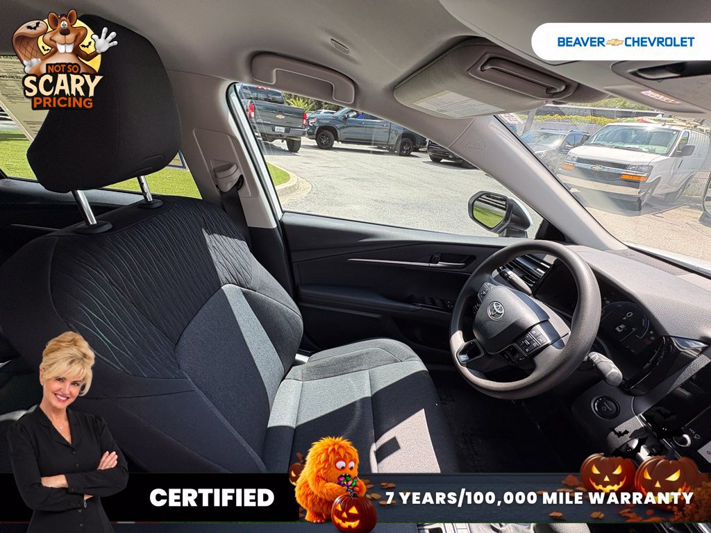 Used 2025 Toyota Camry LE FWD image 28