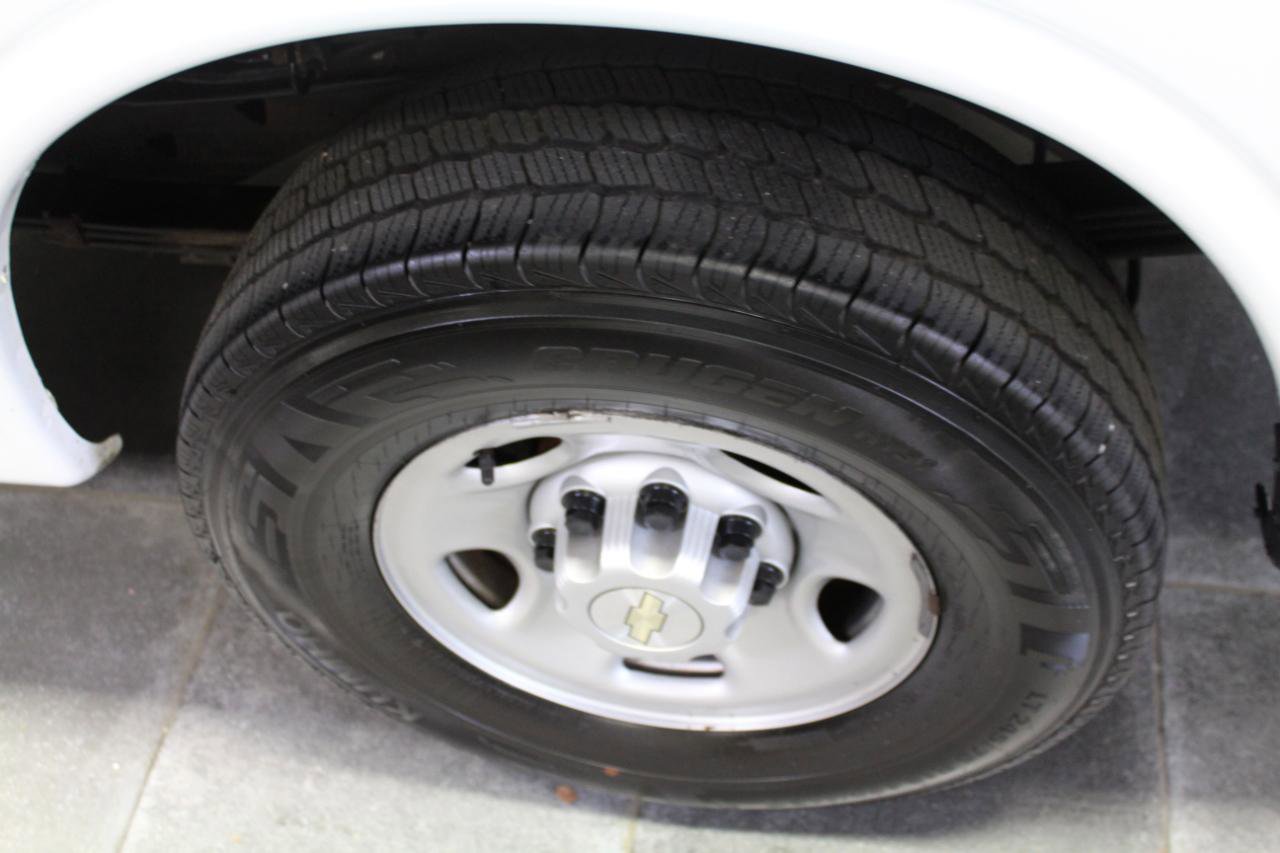 Used 2020 Chevrolet Express 2500 RWD image 29