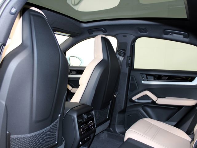 New 2026 Porsche Cayenne Coupe AWD/4WD image 21