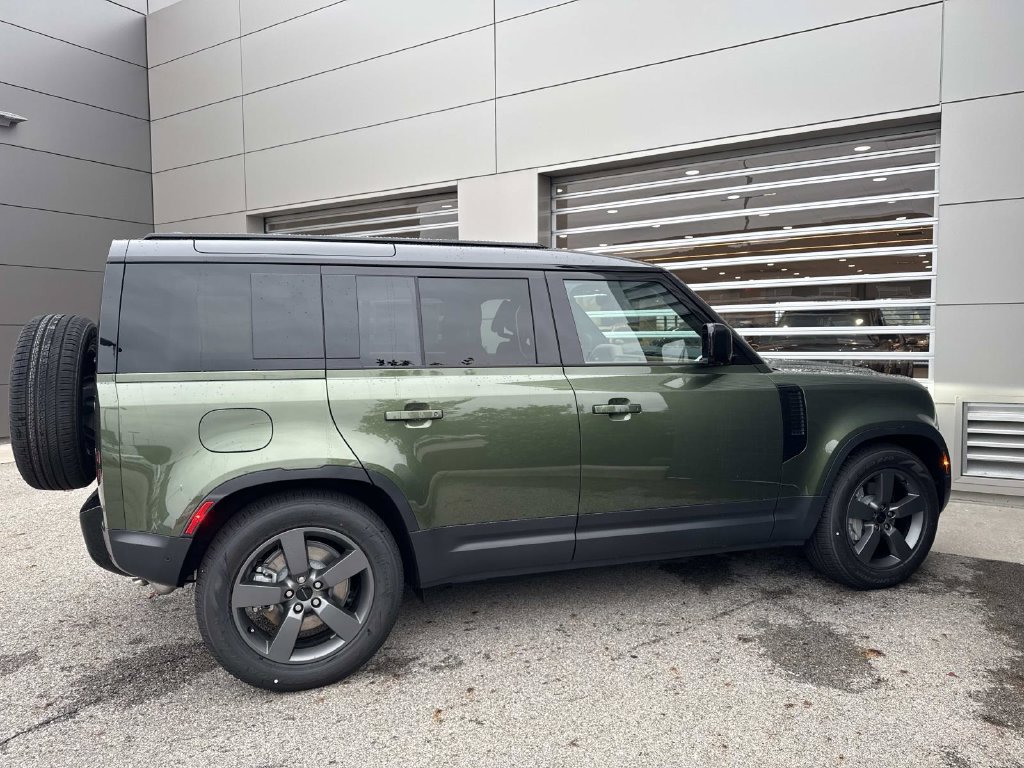 New 2026 Land Rover Defender 110 S AWD/4WD image 7