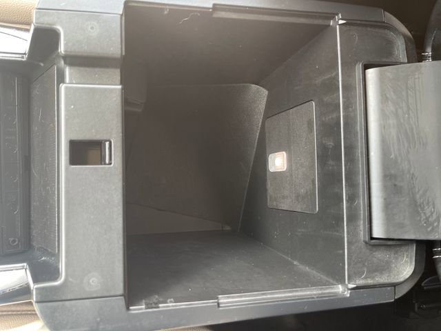 Used 2020 Ford Explorer XLT w/ Equipment Group 202A image 26