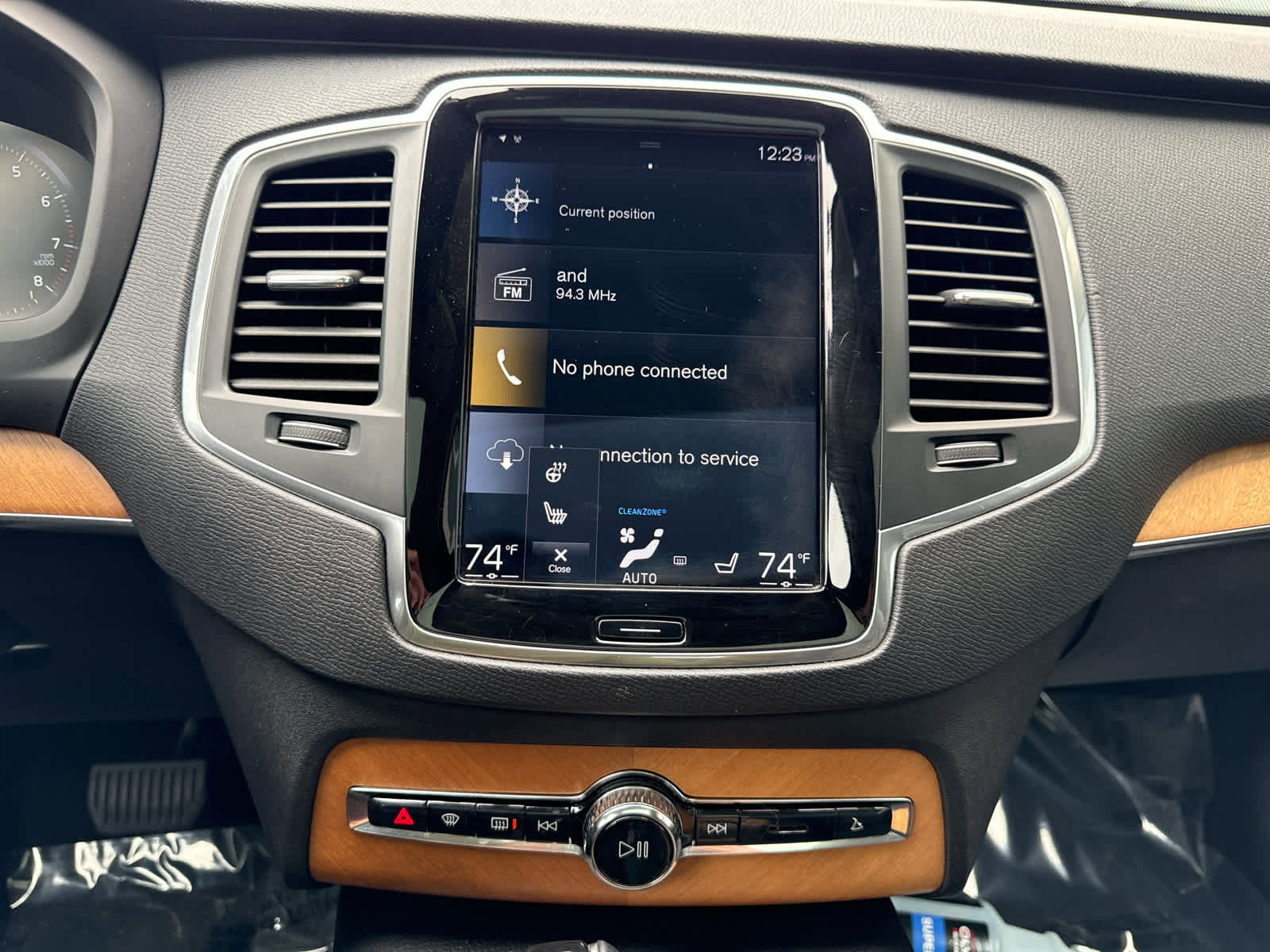 Used 2021 Volvo XC90 T6 Momentum image 48