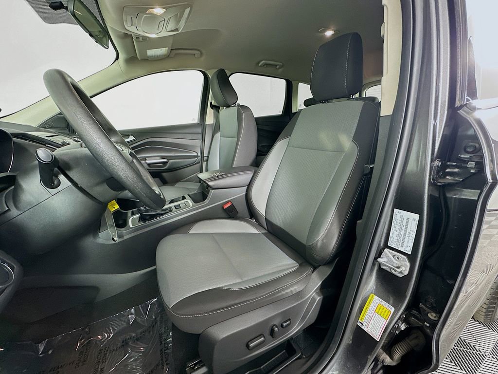 Used 2018 Ford Escape SE image 21