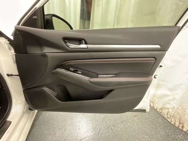 Used 2023 Nissan Altima 2.0 SR FWD image 22
