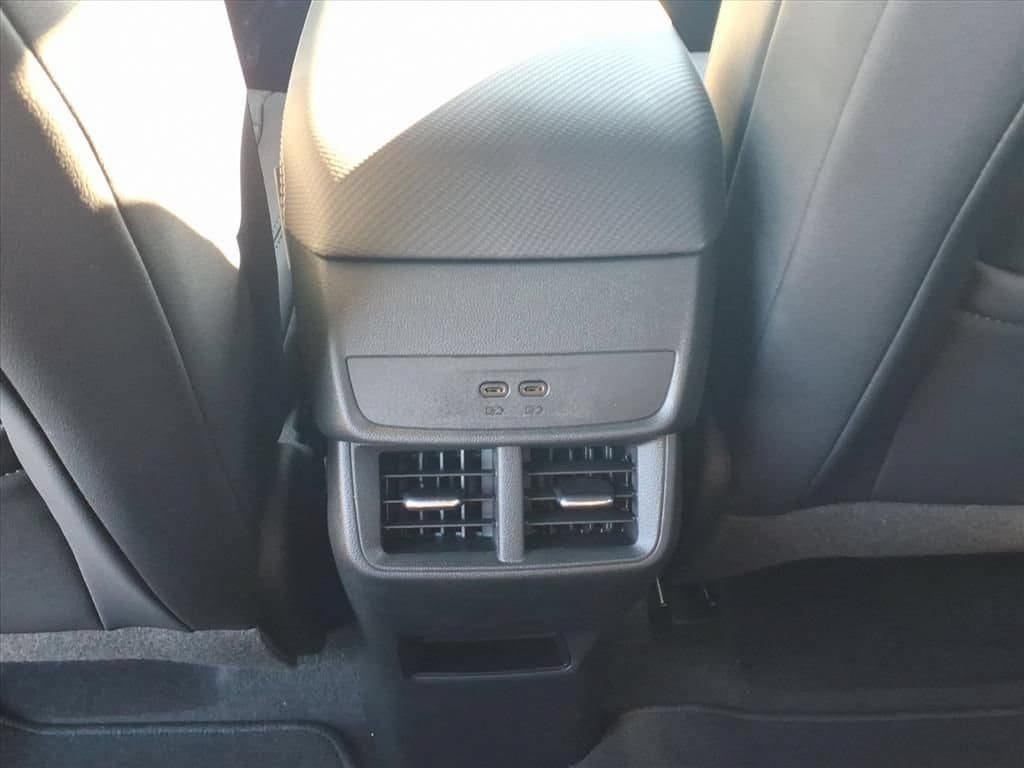 New 2027 Chevrolet Equinox LT w/ Convenience Package II FWD image 18