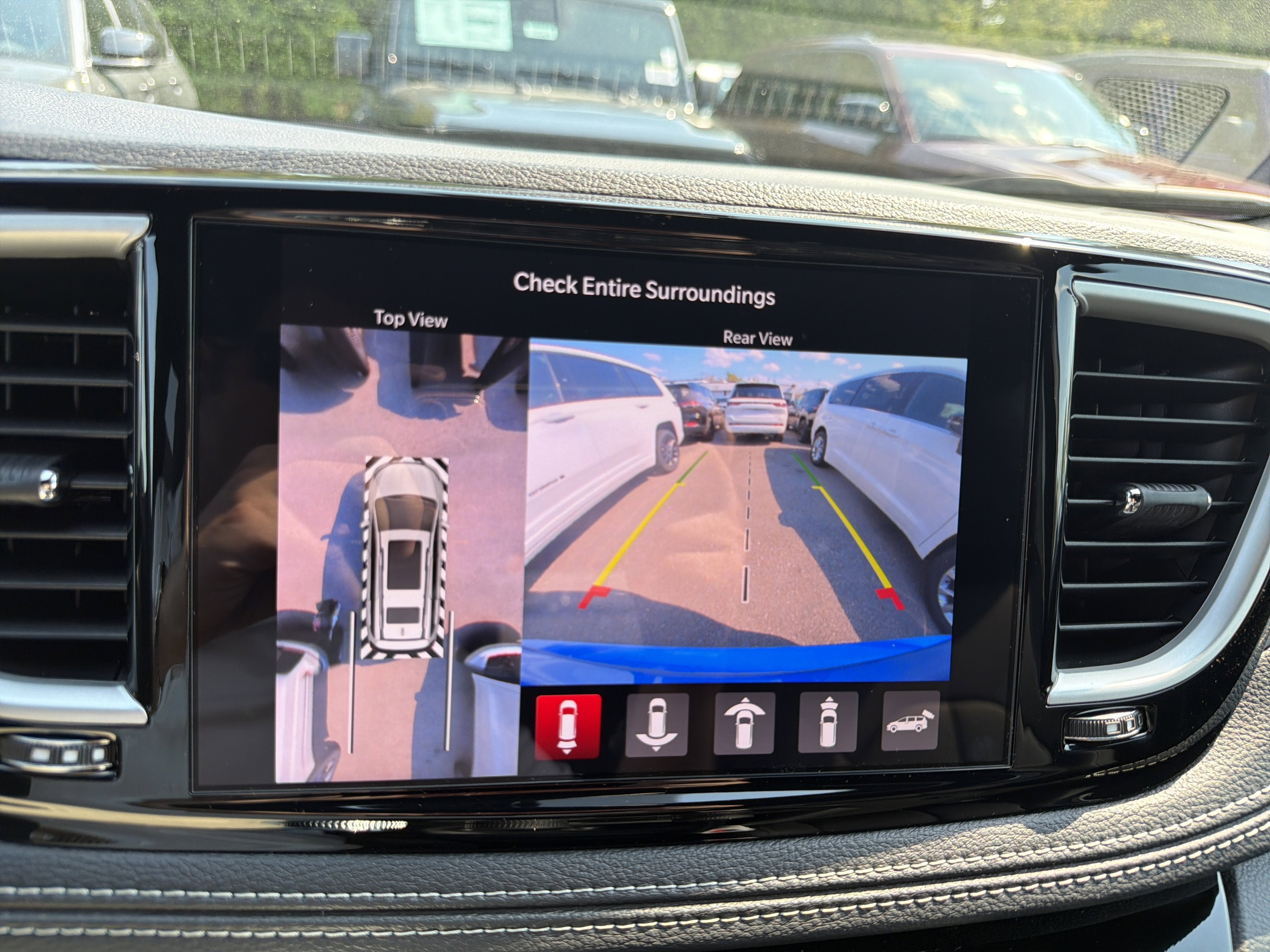 New 2027 Chrysler Pacifica Select AWD/4WD image 30