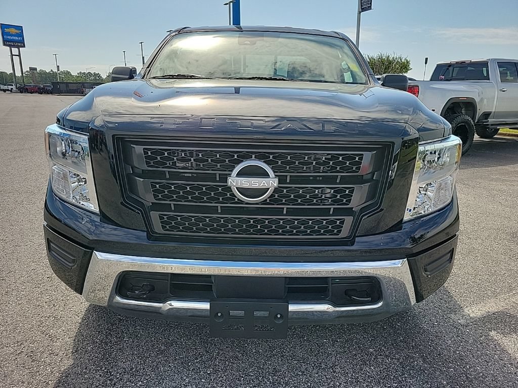 Used 2024 Nissan Titan SV AWD/4WD image 2