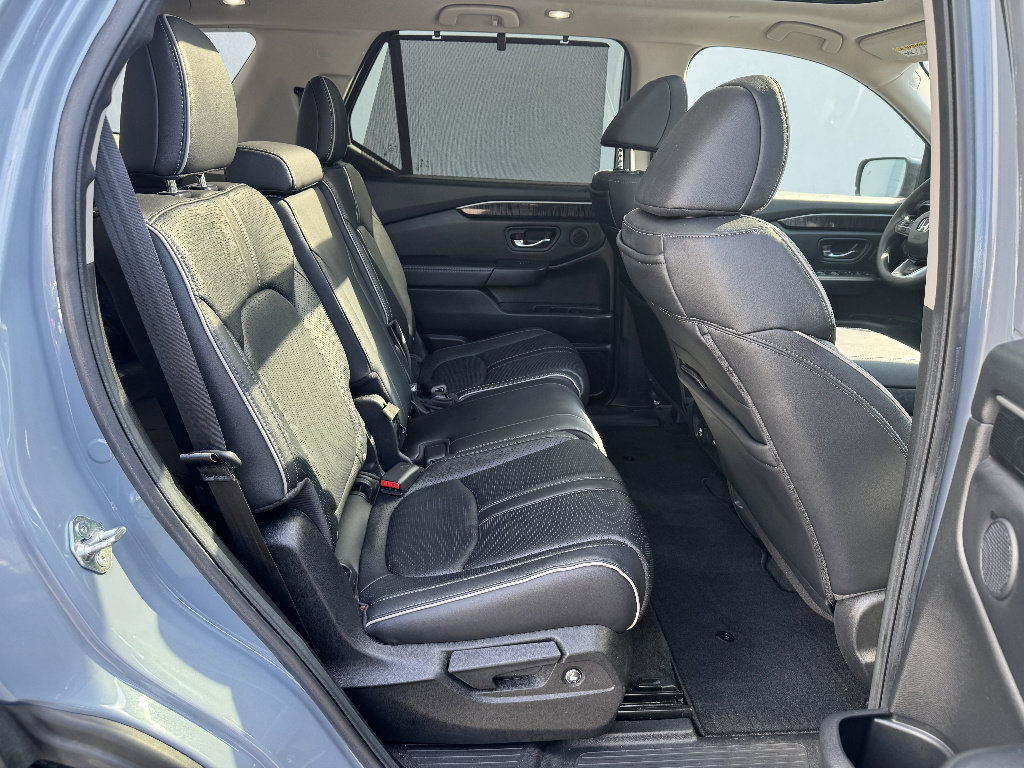 Used 2023 Honda Pilot Elite image 12