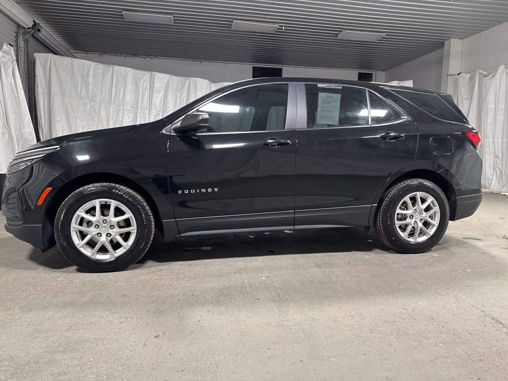 Used 2023 Chevrolet Equinox LS FWD image 4