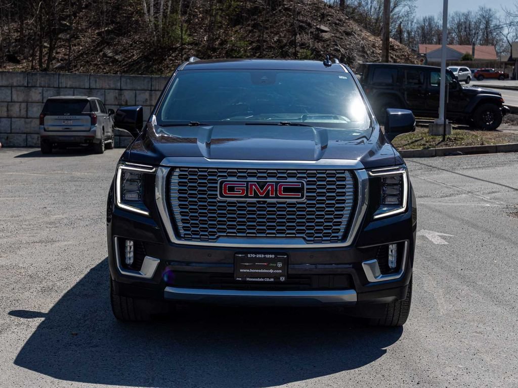 Used 2024 GMC Yukon Denali AWD/4WD image 2