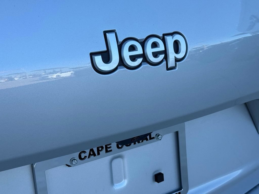 New 2026 Jeep Grand Cherokee L Laredo AWD/4WD image 35