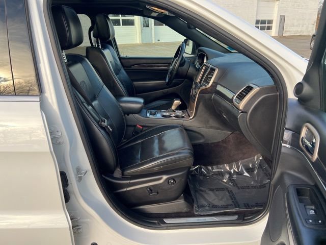 Used 2017 Jeep Grand Cherokee Overland image 12