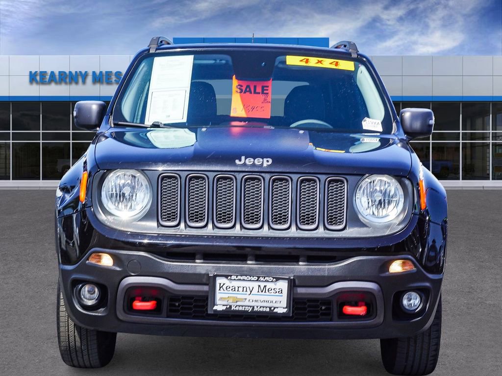 Used 2017 Jeep Renegade Trailhawk w/ Premium Trailhawk Package AWD/4WD image 2