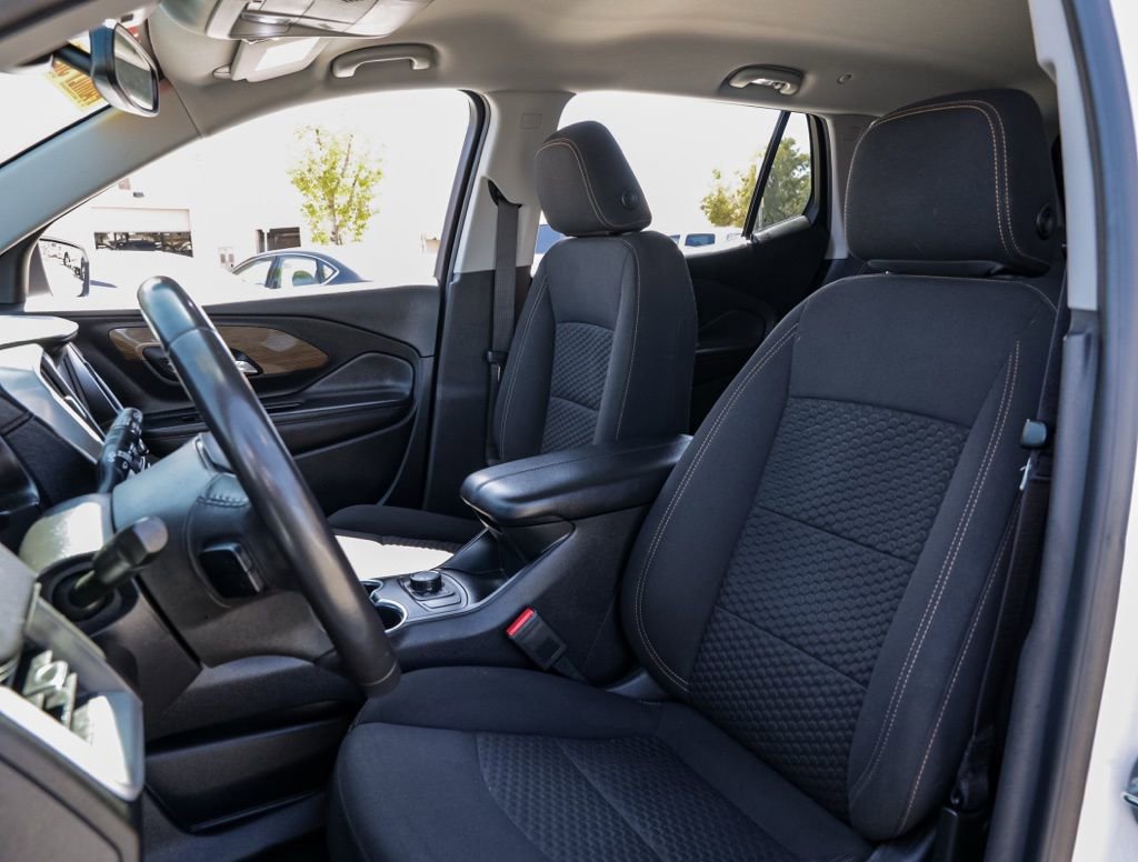 Used 2021 GMC Terrain SLE image 16