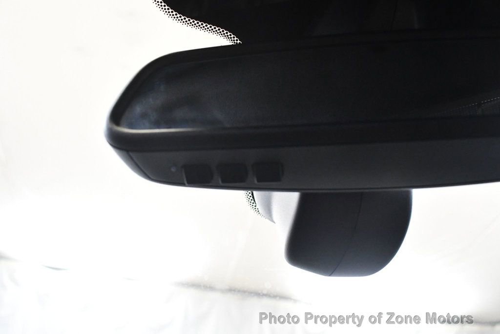 Used 2015 Jaguar XJ image 53