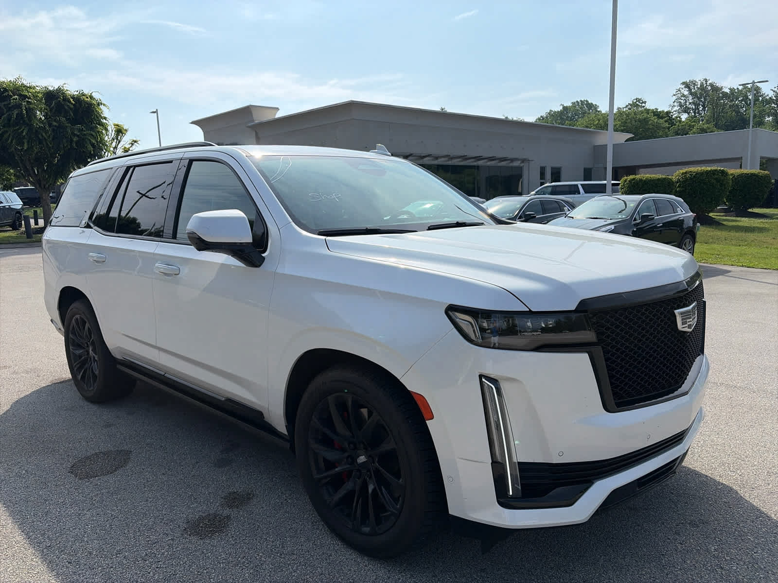 Certified 2023 Cadillac Escalade Sport Platinum w/ LPO, ONYX Package AWD/4WD image 5