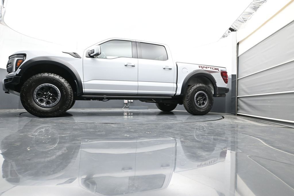 Used 2025 Ford F150 Raptor AWD/4WD image 37
